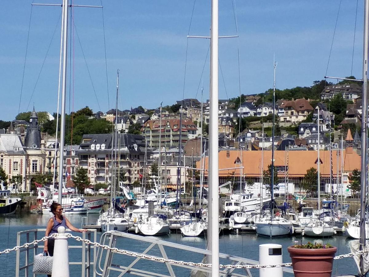 Appartements Et Gite Les Hauts De Sophia Trouville-sur-Mer Ngoại thất bức ảnh