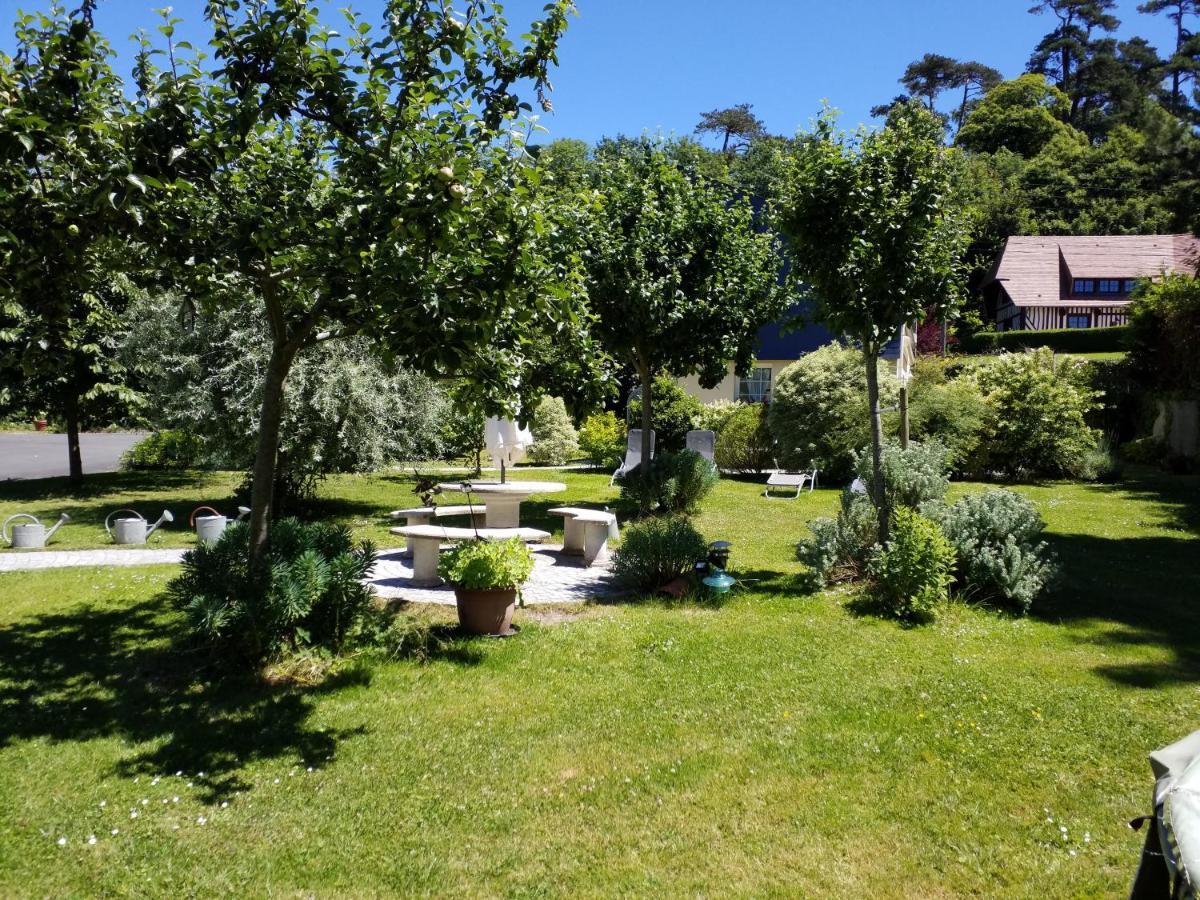 Appartements Et Gite Les Hauts De Sophia Trouville-sur-Mer Ngoại thất bức ảnh